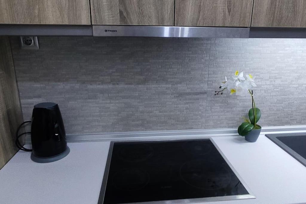 Modern Apartment In إتِيا المظهر الخارجي الصورة